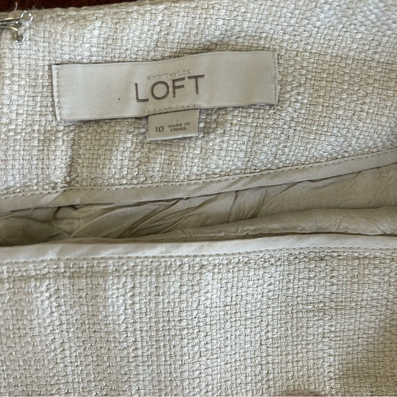 Loft | Textured Striped Beige and Navy Skirt - Picture 6 of 7